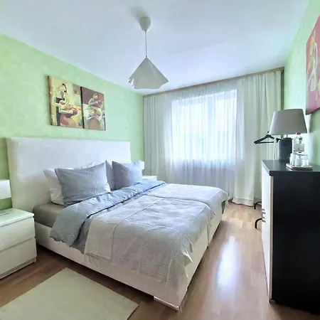 Business 2-room - 4 Beds I 100m To Conti I 250m To Metro I 20 Min Direct To Messe Lägenhet