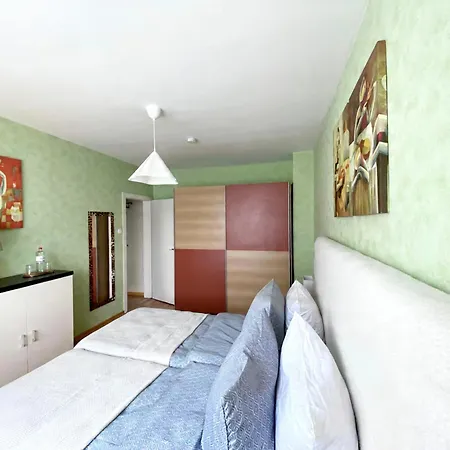 Business 2-room - 4 Beds I 100m To Conti I 250m To Metro I 20 Min Direct To Messe
