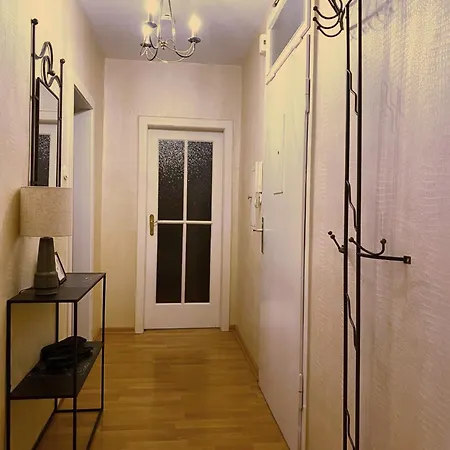 Business 2-room - 4 Beds I 100m To Conti I 250m To Metro I 20 Min Direct To Messe Hannover